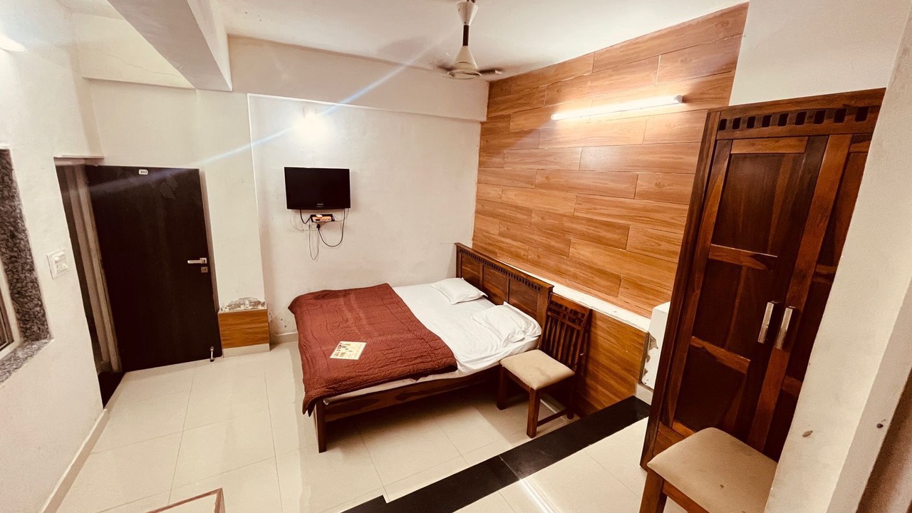 Photo of Bedroom in Mount Abu