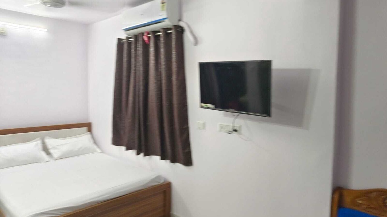Photo of Bedroom in Moti Khavdi