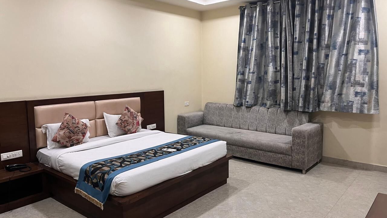 Photo of Bedroom in Etmadpur
