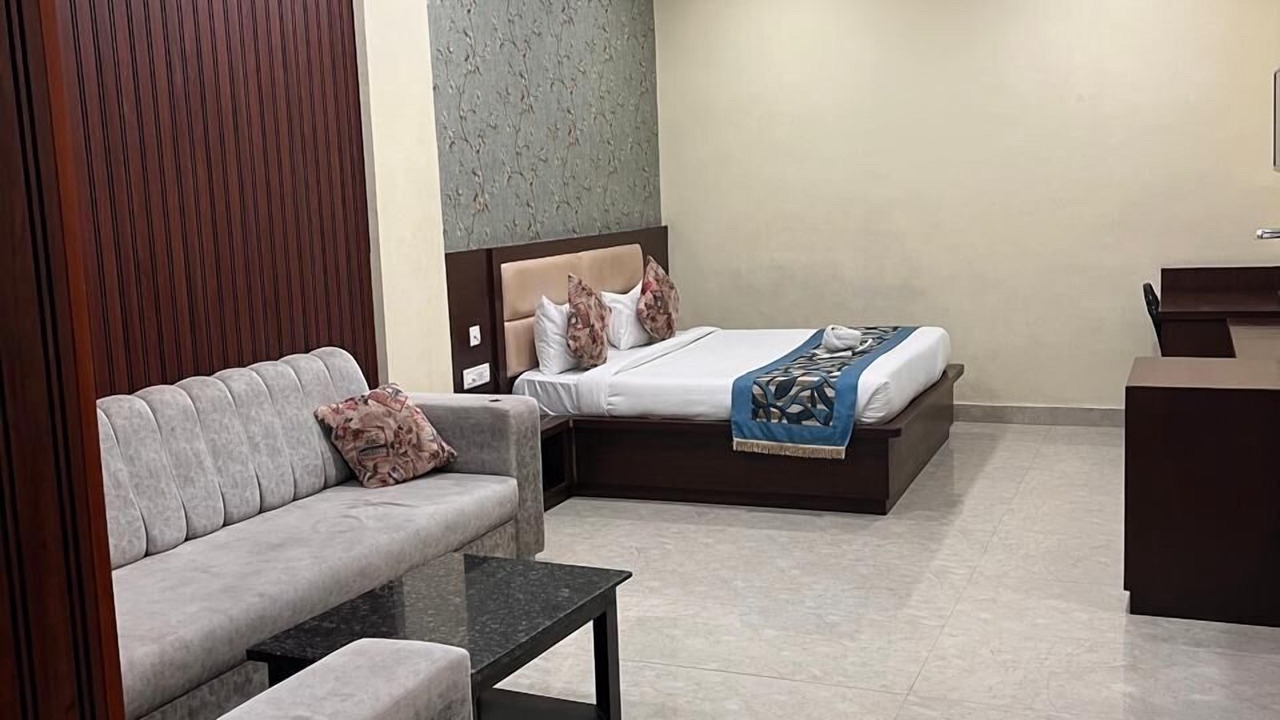 Photo of Bedroom in Etmadpur