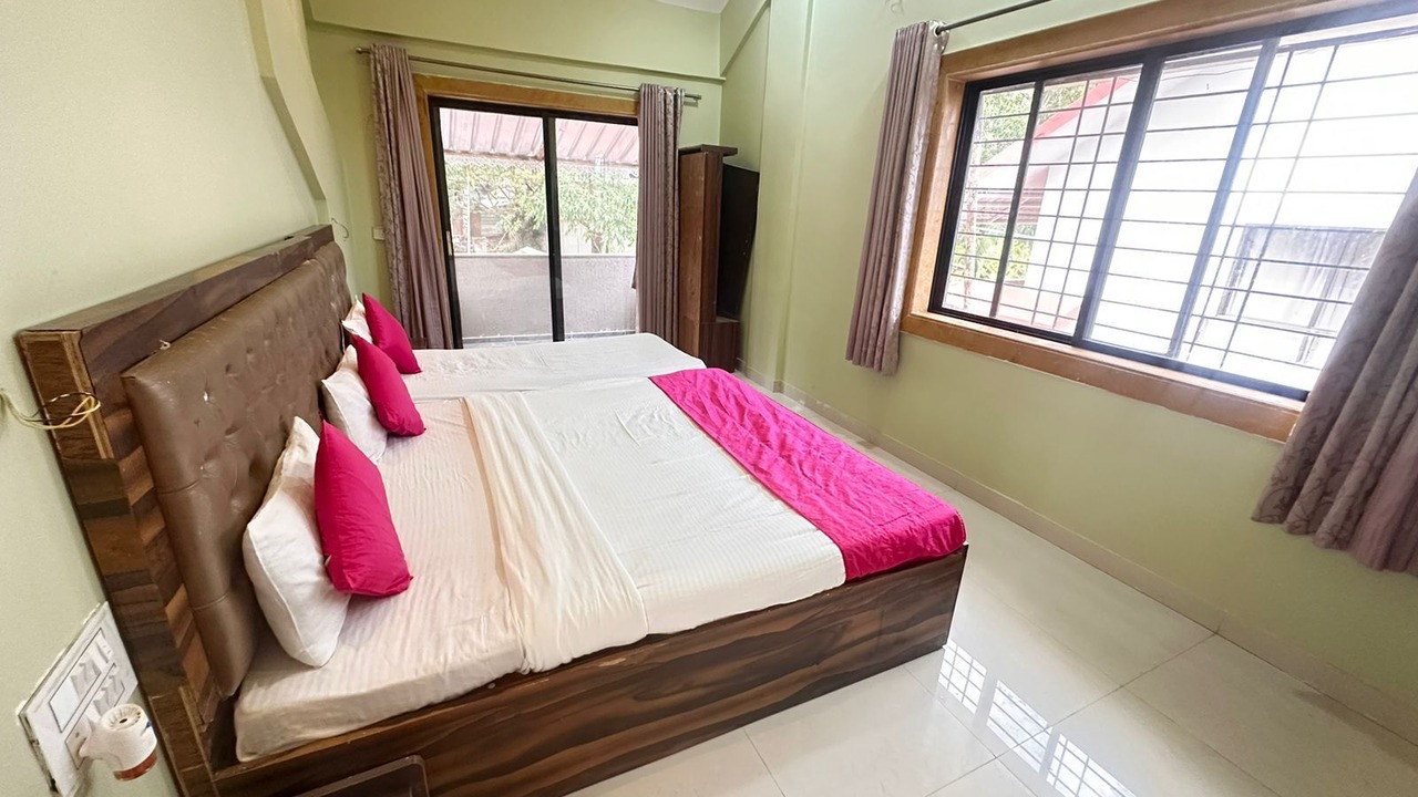 Photo of Bedroom in Mahabaleshwar