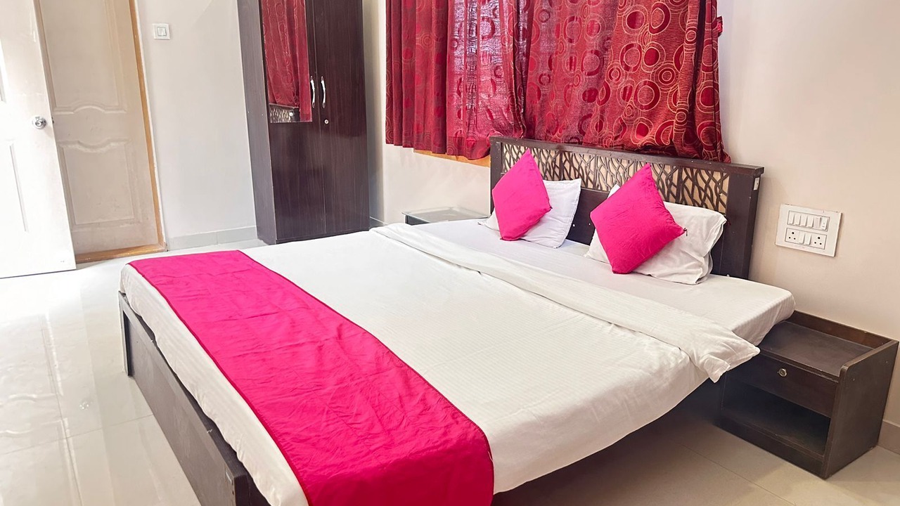 Photo of Bedroom in Mahabaleshwar