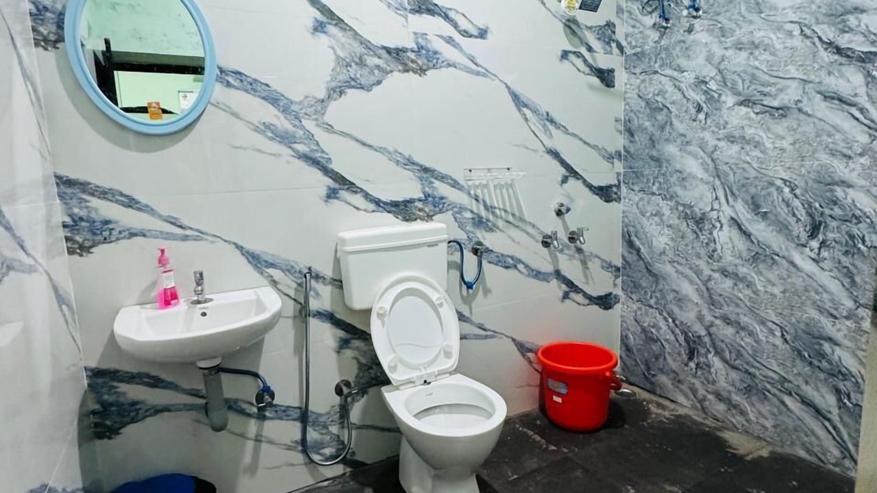 Photo of Bathroom in Hireguthi