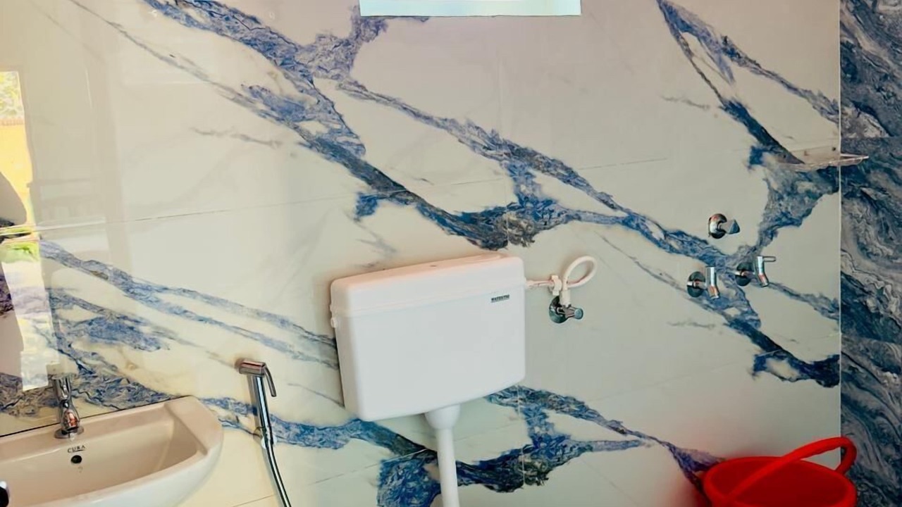 Photo of Bathroom in Hireguthi