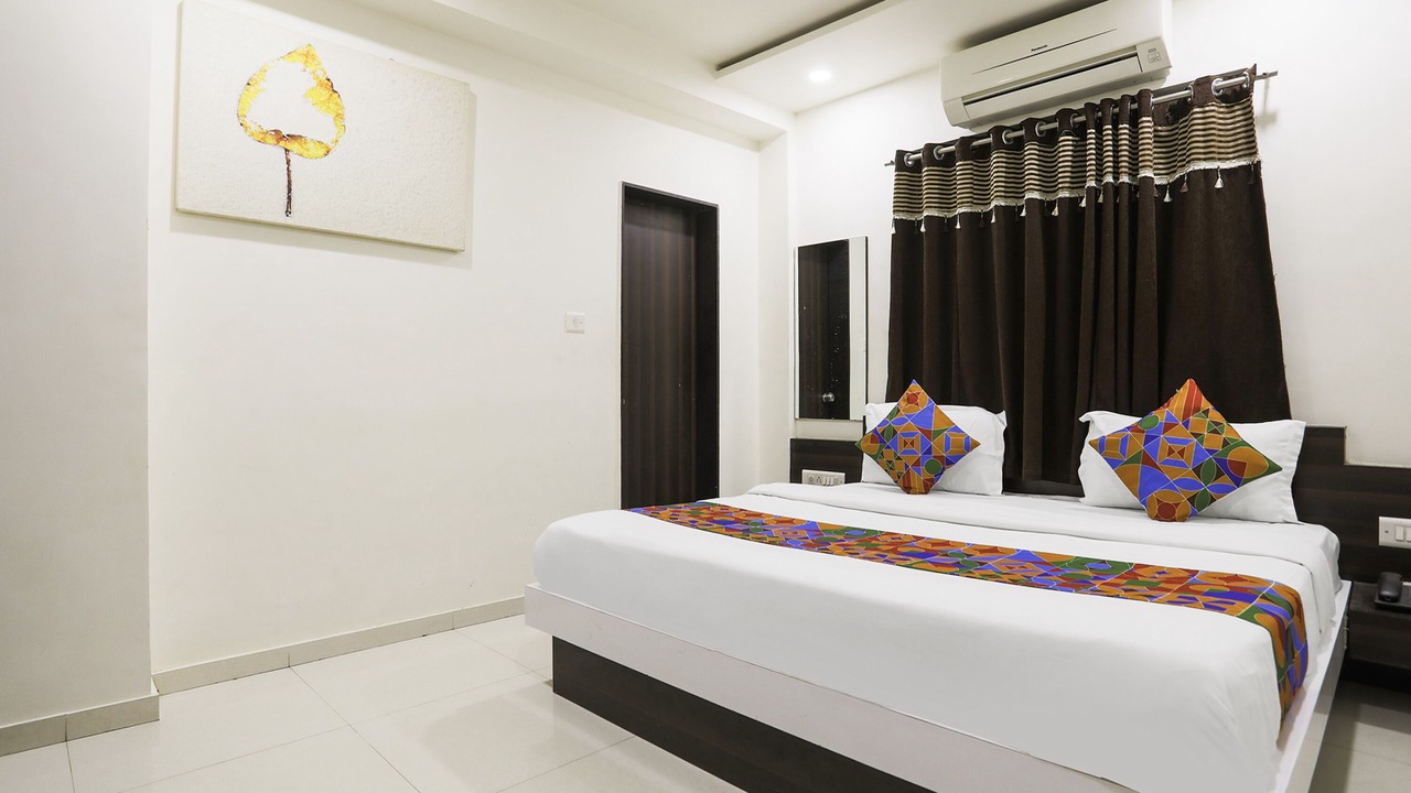 Photo of Bedroom in Rajkot