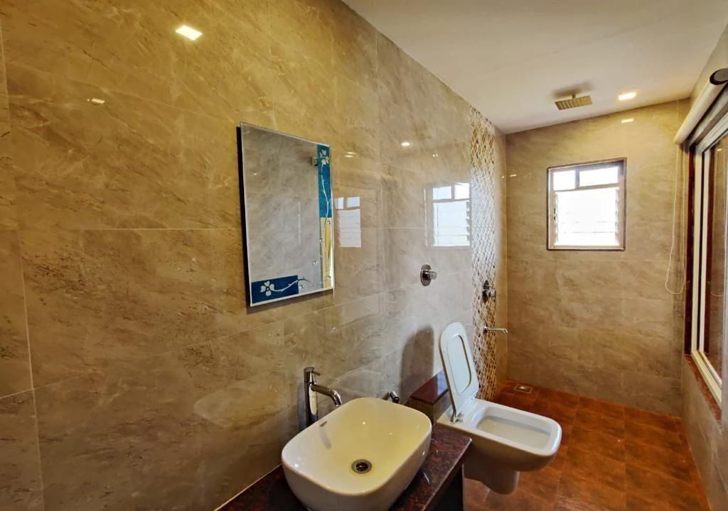 Photo of Bathroom in Mahabaleshwar