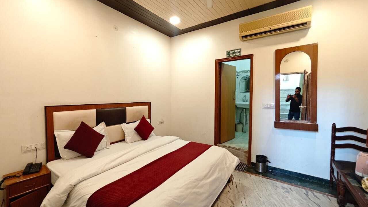 Photo of Bedroom in Sindhi Camp