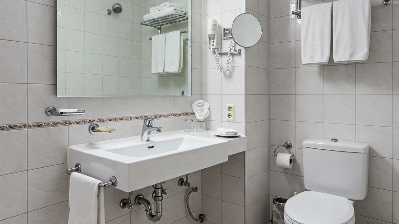 Photo of Bathroom in Brookefield