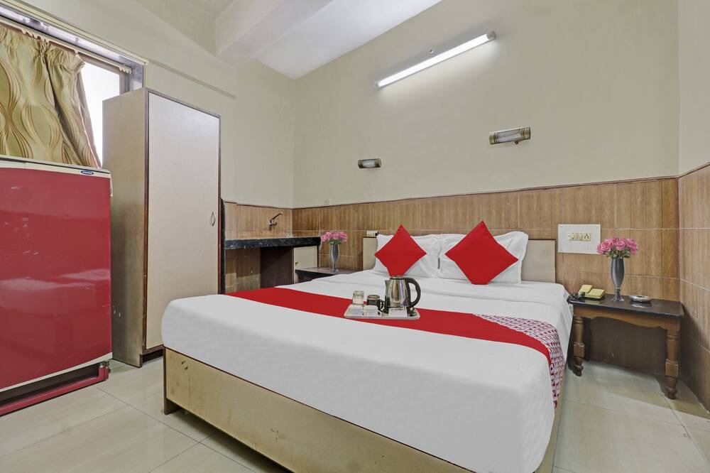 Photo of Bedroom in Parel