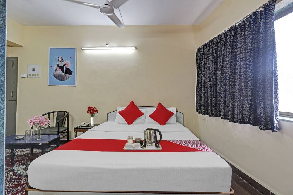 Photo of Bedroom in Parel