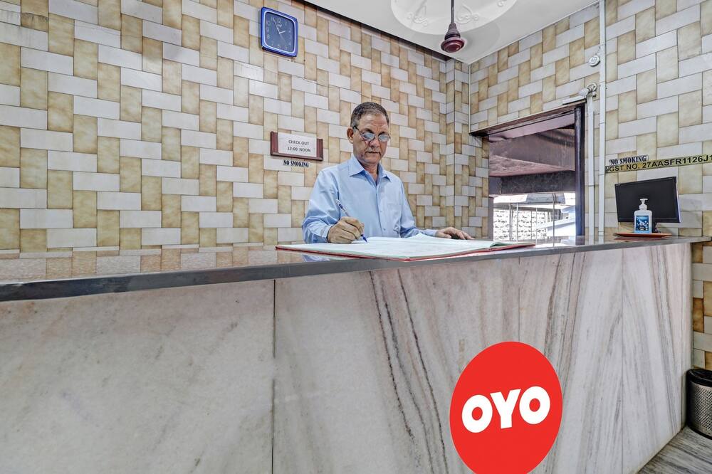 Photo of Others in Parel