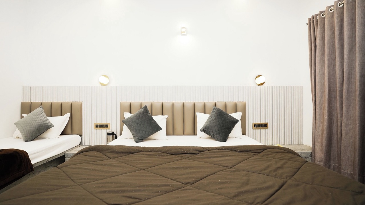 Photo of Bedroom in Mahabaleshwar