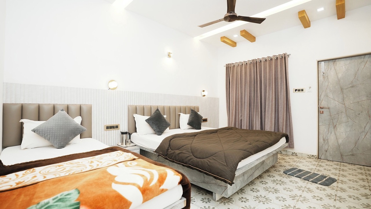 Photo of Bedroom in Mahabaleshwar