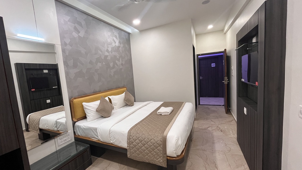 Photo of Bedroom in Daulatabad
