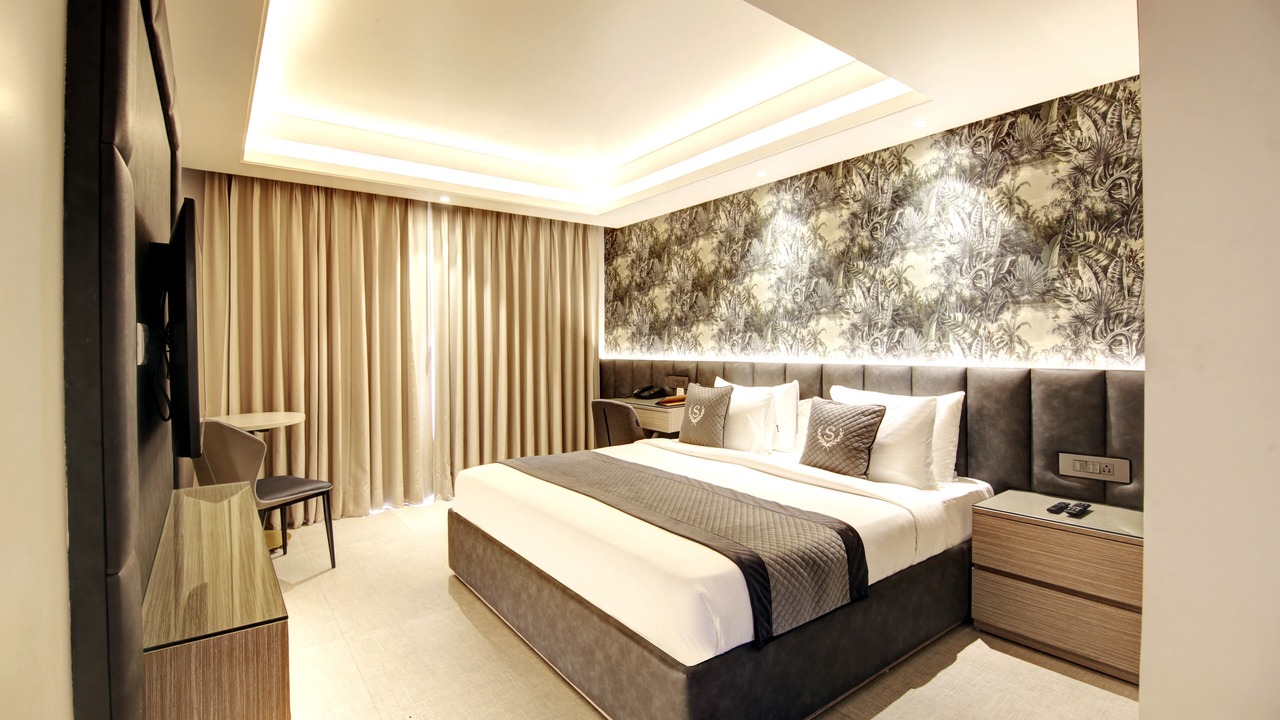 Photo of Bedroom in DLF Phase 3