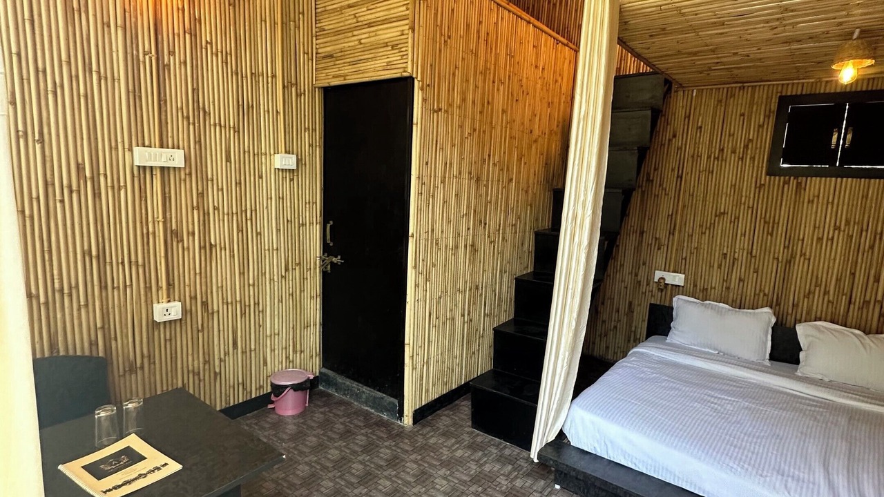 Photo of Bedroom in Bhimtal