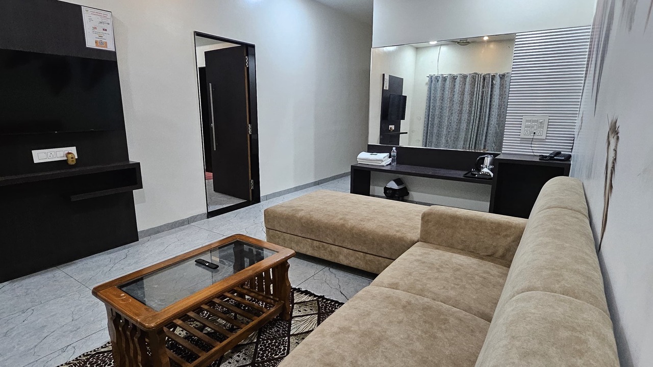 Photo of Livingroom in Tuljapur