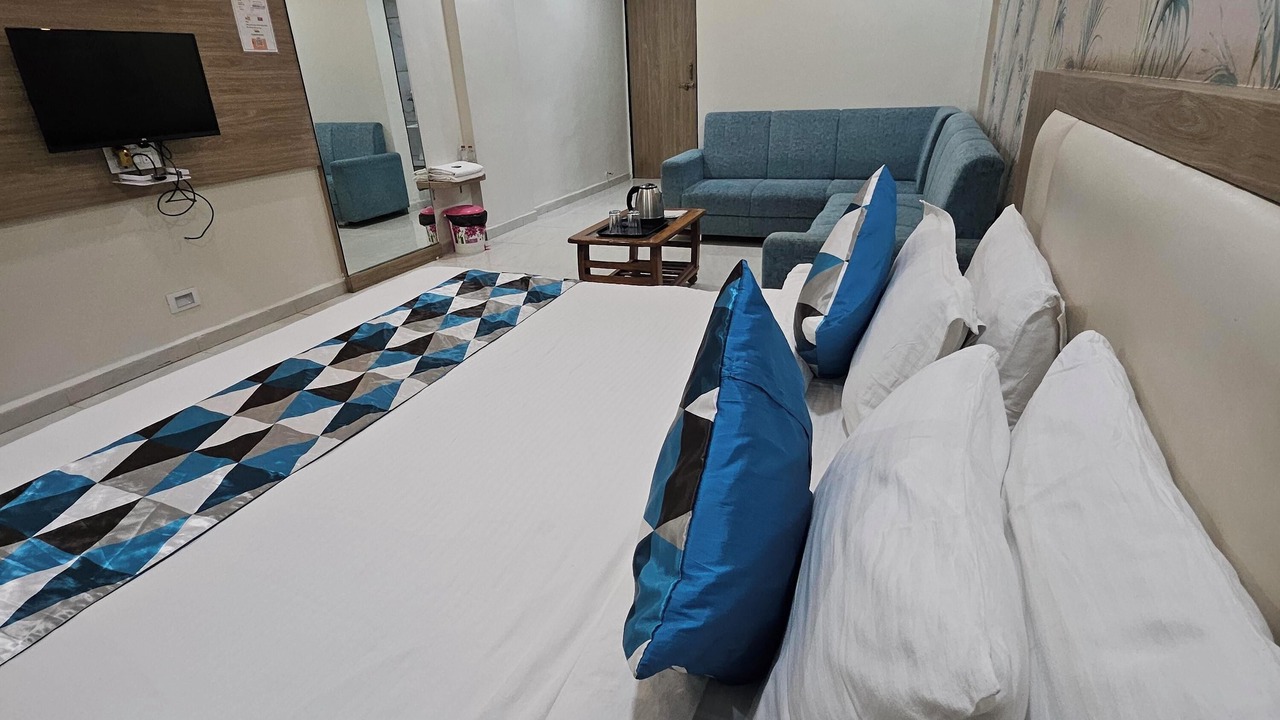 Photo of Bedroom in Tuljapur