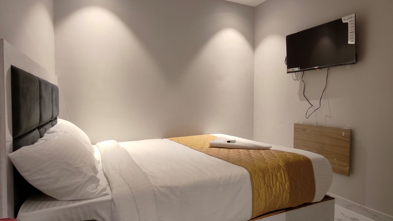 Photo of Bedroom in Jogeshwari West
