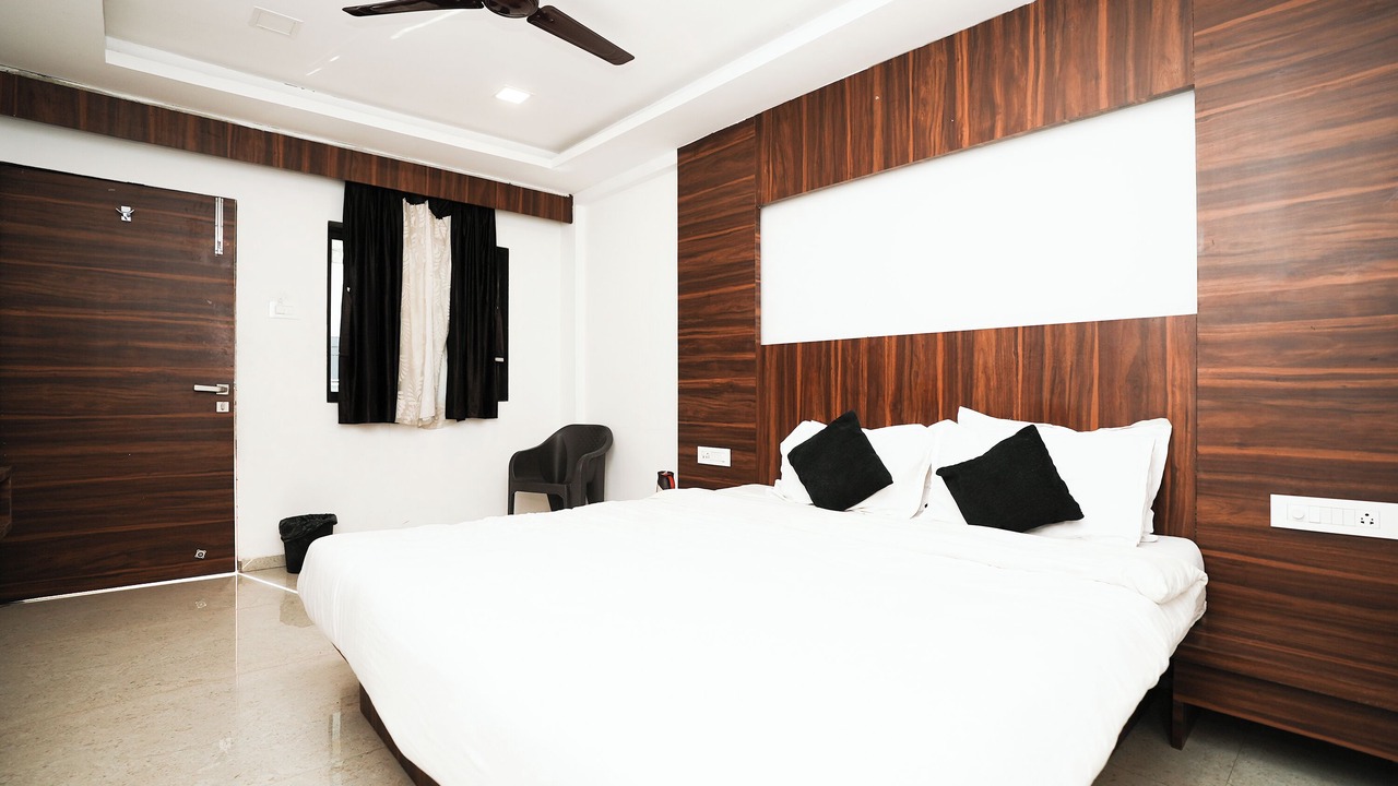 Photo of Bedroom in Mahabaleshwar