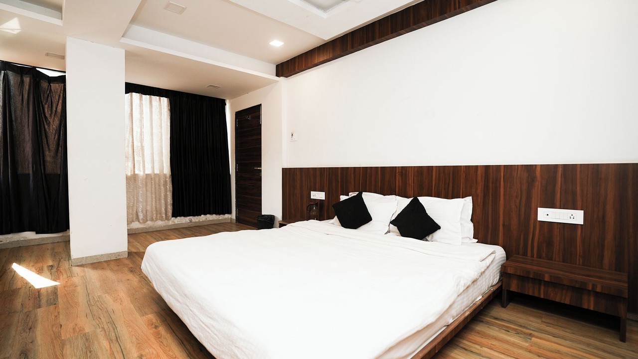 Photo of Bedroom in Mahabaleshwar