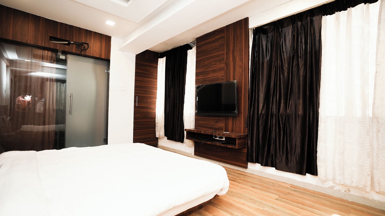 Photo of Bedroom in Mahabaleshwar