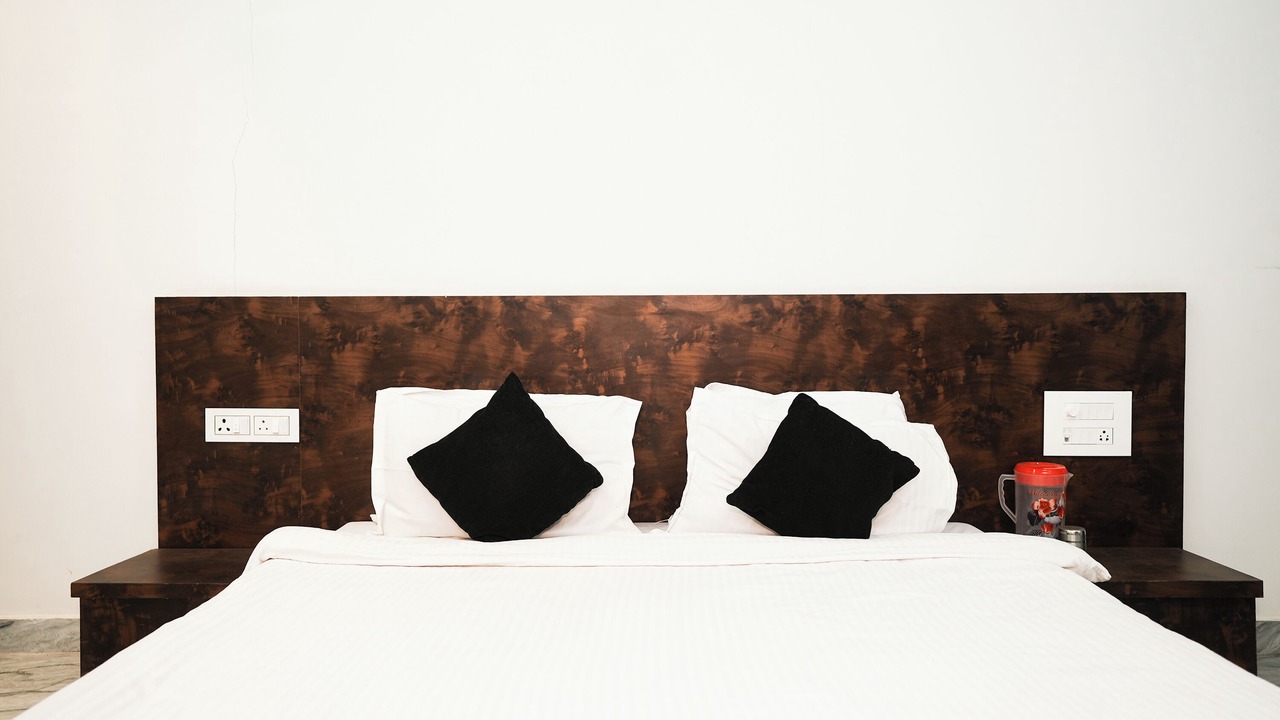 Photo of Bedroom in Mahabaleshwar