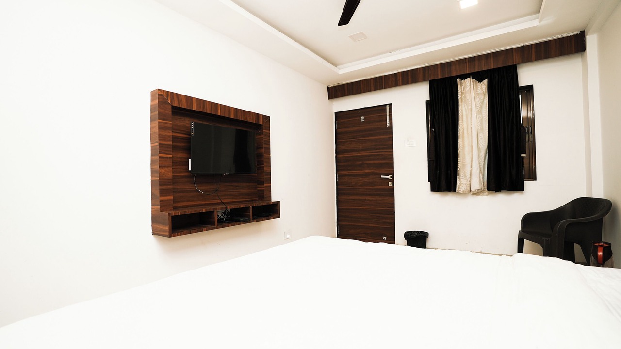 Photo of Bedroom in Mahabaleshwar