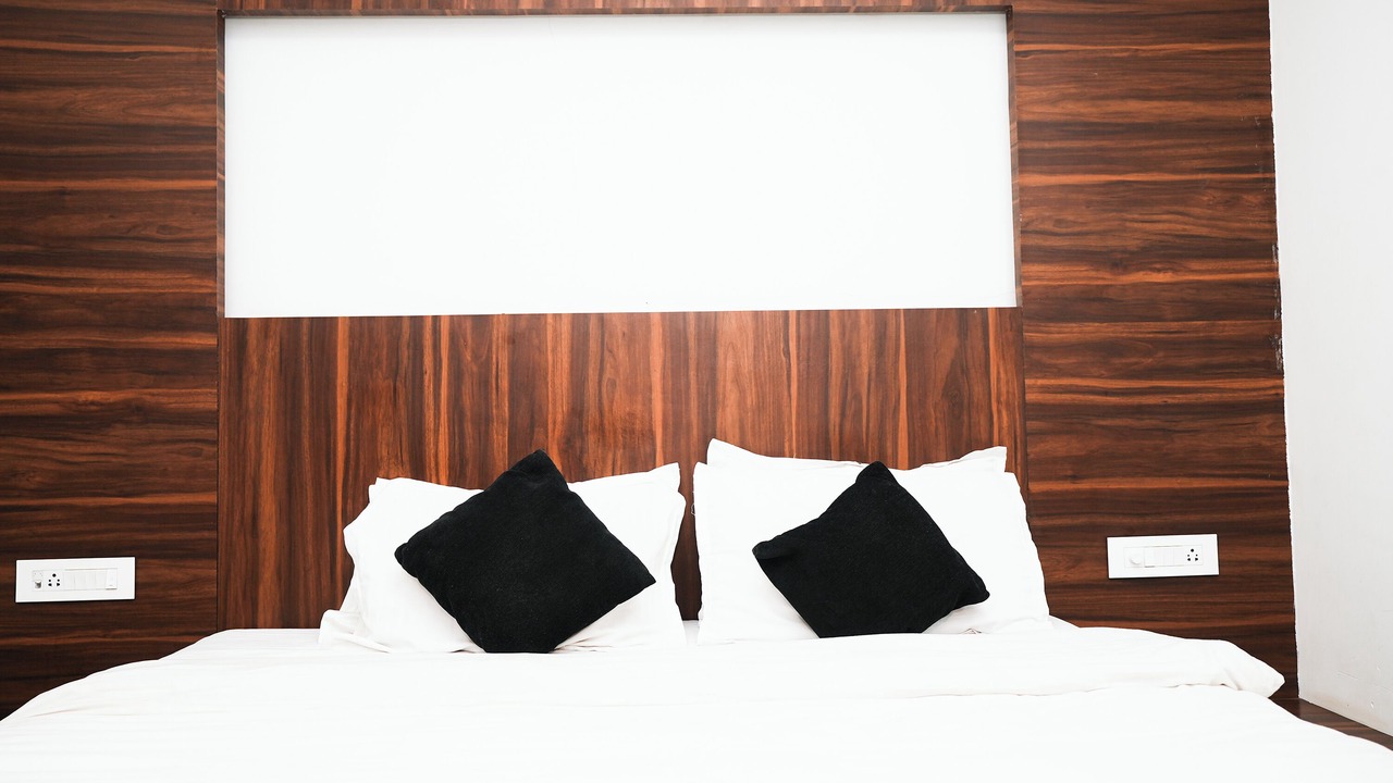 Photo of Bedroom in Mahabaleshwar