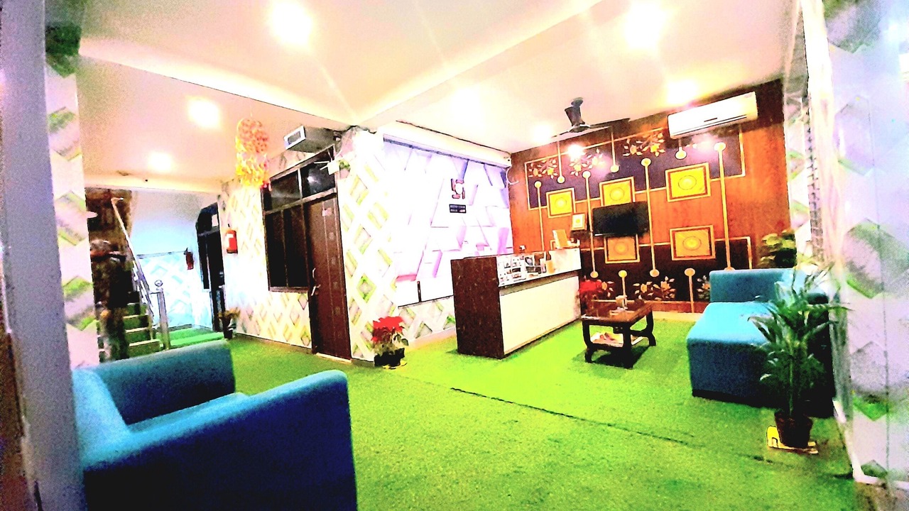 Photo of Livingroom in Tapovan