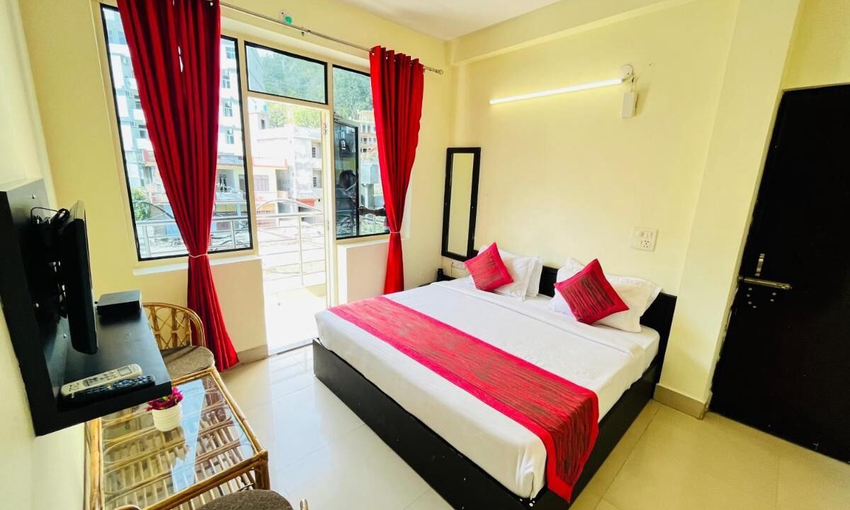 Photo of Bedroom in Tapovan