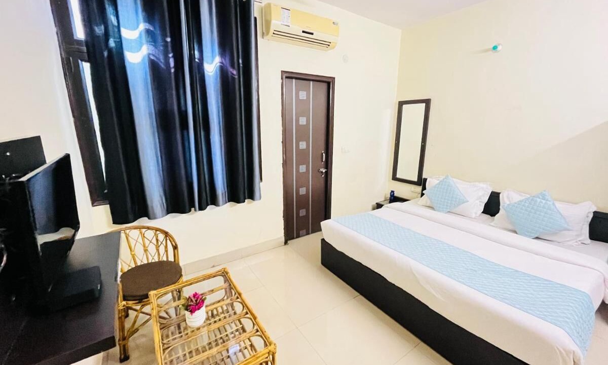 Photo of Bedroom in Tapovan