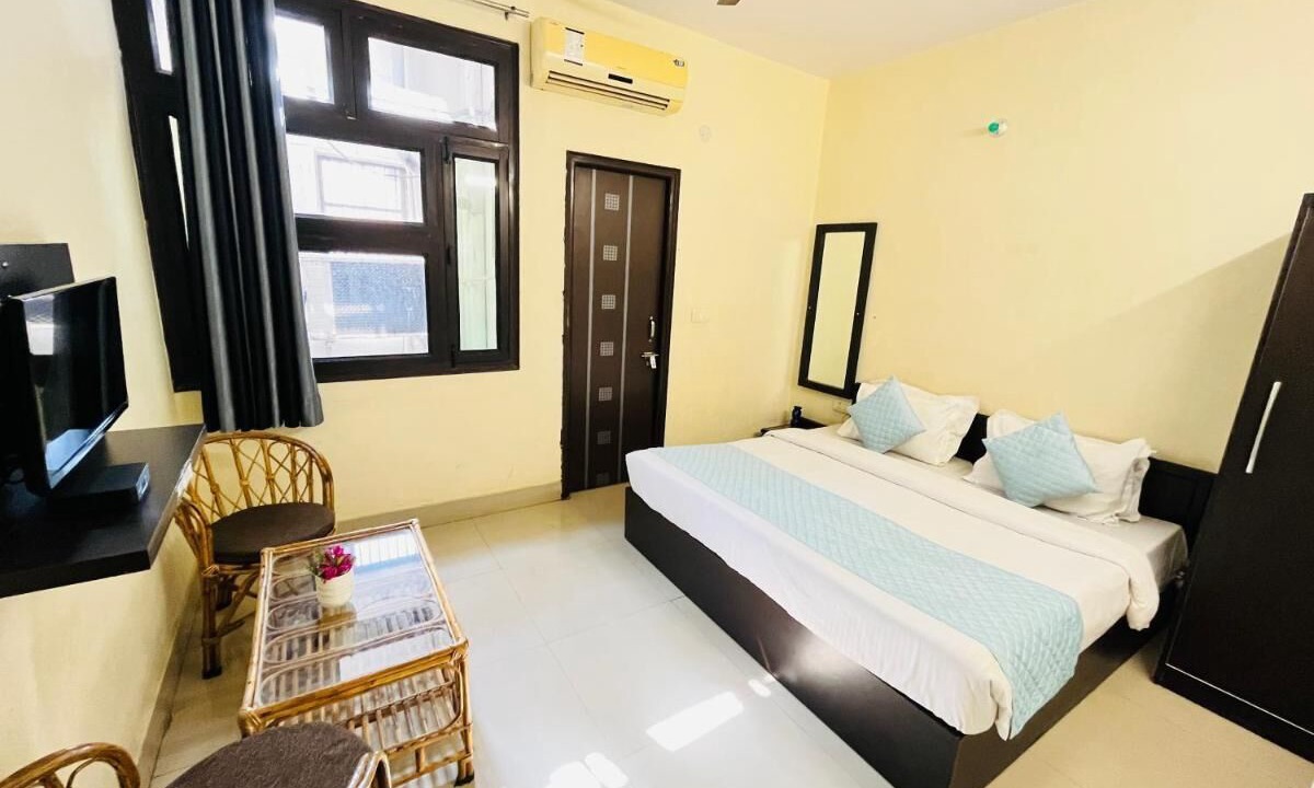 Photo of Bedroom in Tapovan