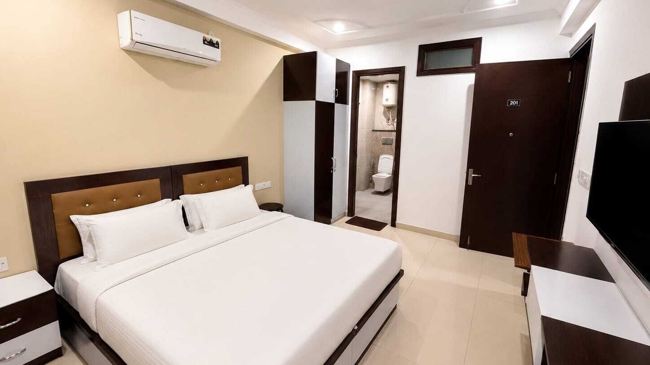 Photo of Bedroom in Sector 51