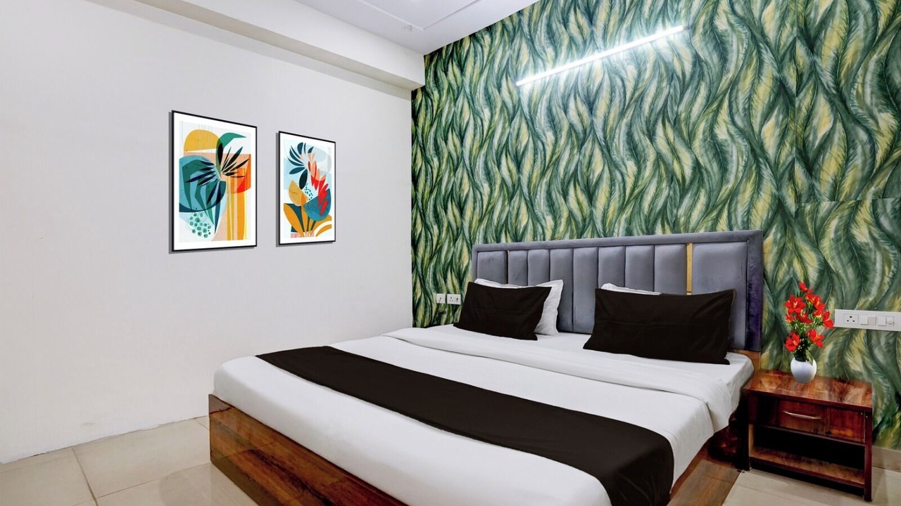 Photo of Bedroom in Sector 70