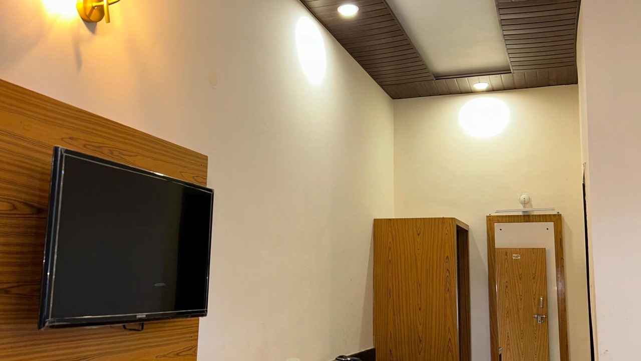 Photo of Bedroom in Bhimtal