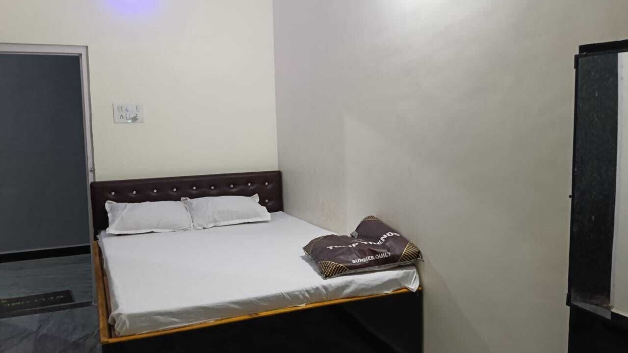 Photo of Bedroom in Bhiwapur