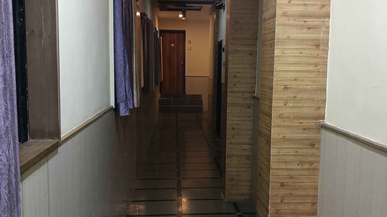 Photo of Bedroom in Amarnath