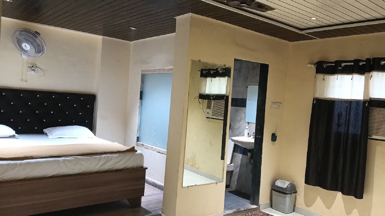 Photo of Bedroom in Amarnath