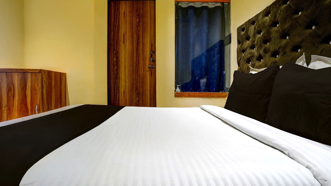 Photo of Bedroom in Amarnath