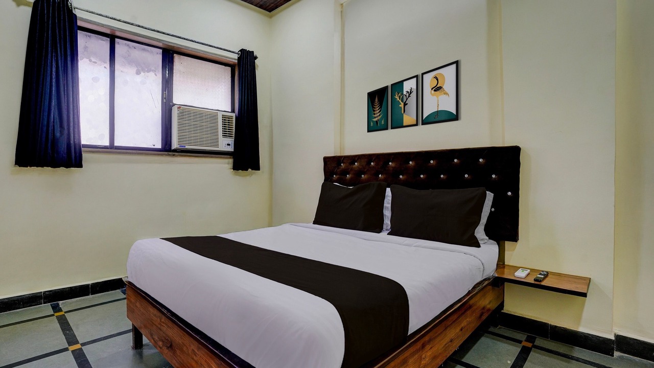 Photo of Bedroom in Amarnath