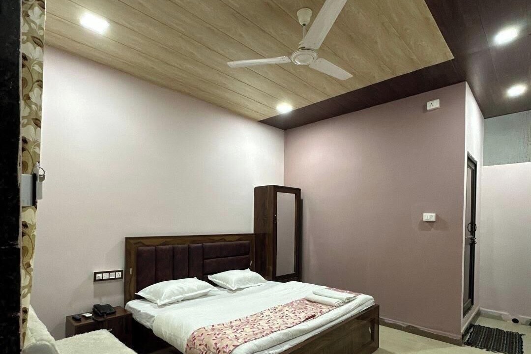 Photo of Bedroom in Hoshangabad