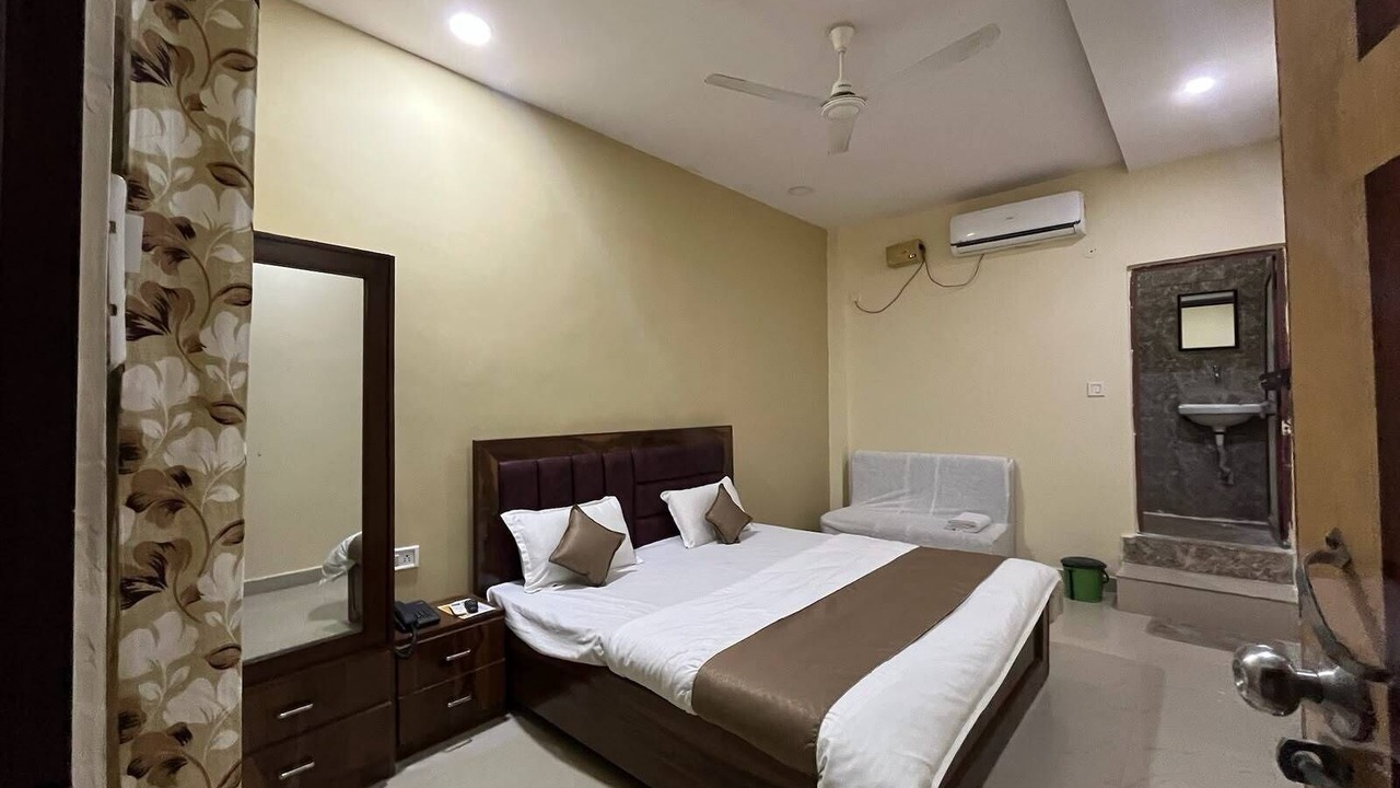 Photo of Bedroom in Hoshangabad