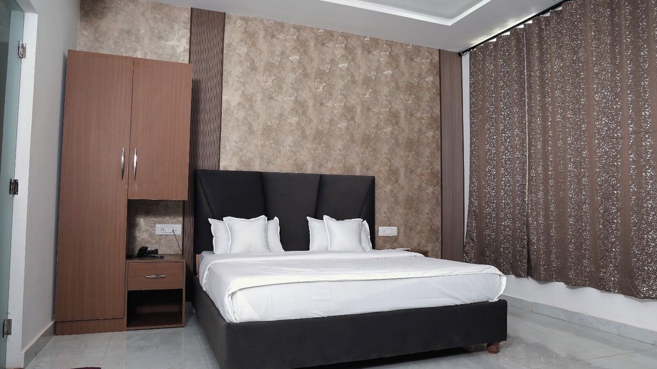 Photo of Bedroom in Khatima