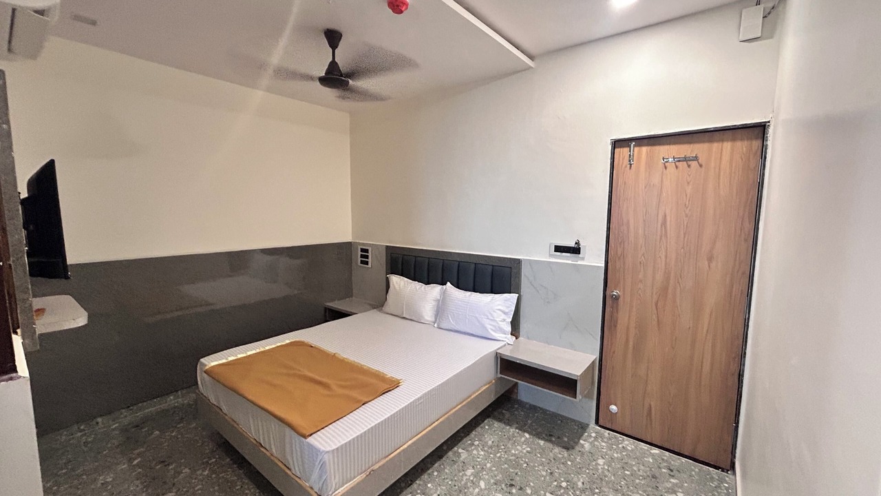 Photo of Bedroom in Surat District