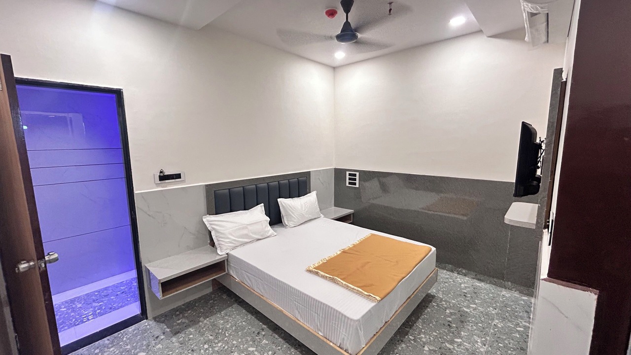 Photo of Bedroom in Surat District