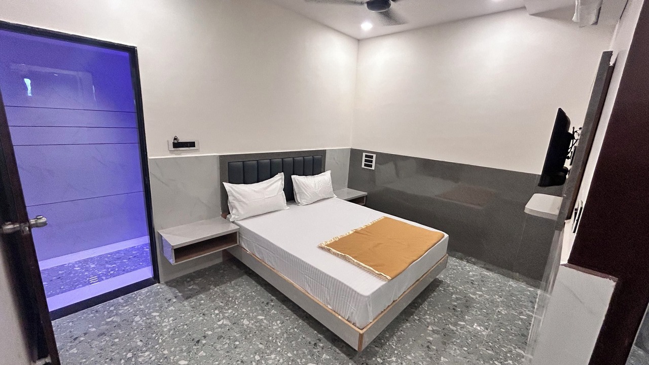 Photo of Bedroom in Surat District