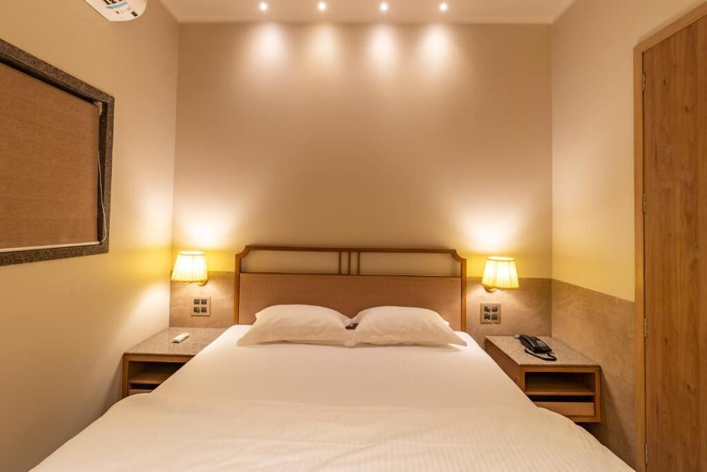 Photo of Bedroom in Prabhadevi