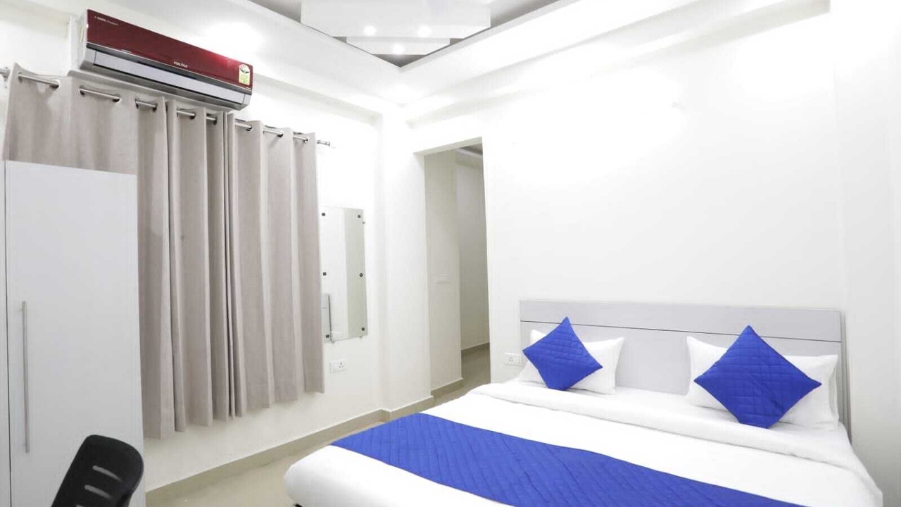 Photo of Bedroom in Sector 70