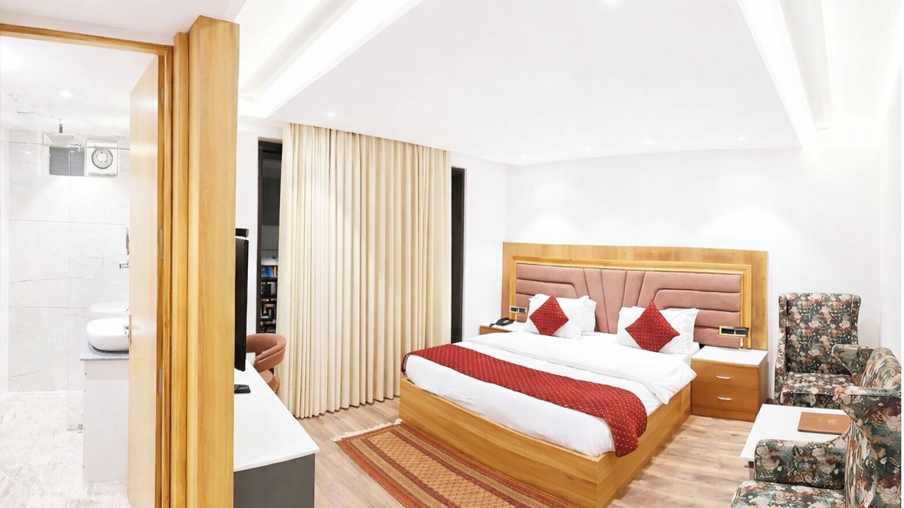 Photo of Bedroom in Taj Ganj